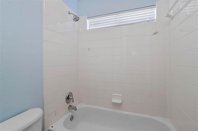 Building Photo - 8700 La Quinta Lane