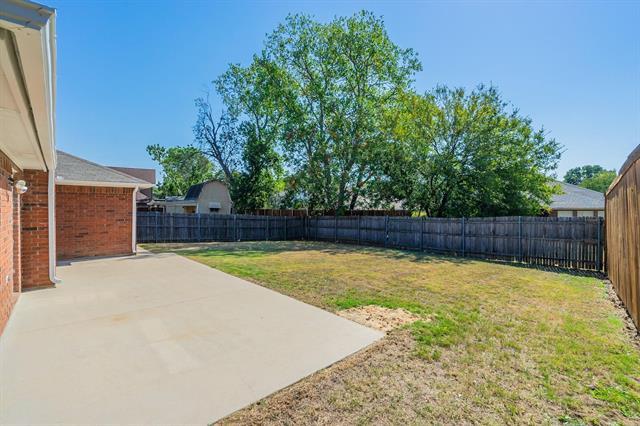 Building Photo - 2507 Meadowview Dr