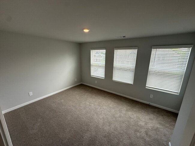 Building Photo - 812 Quinn Dr