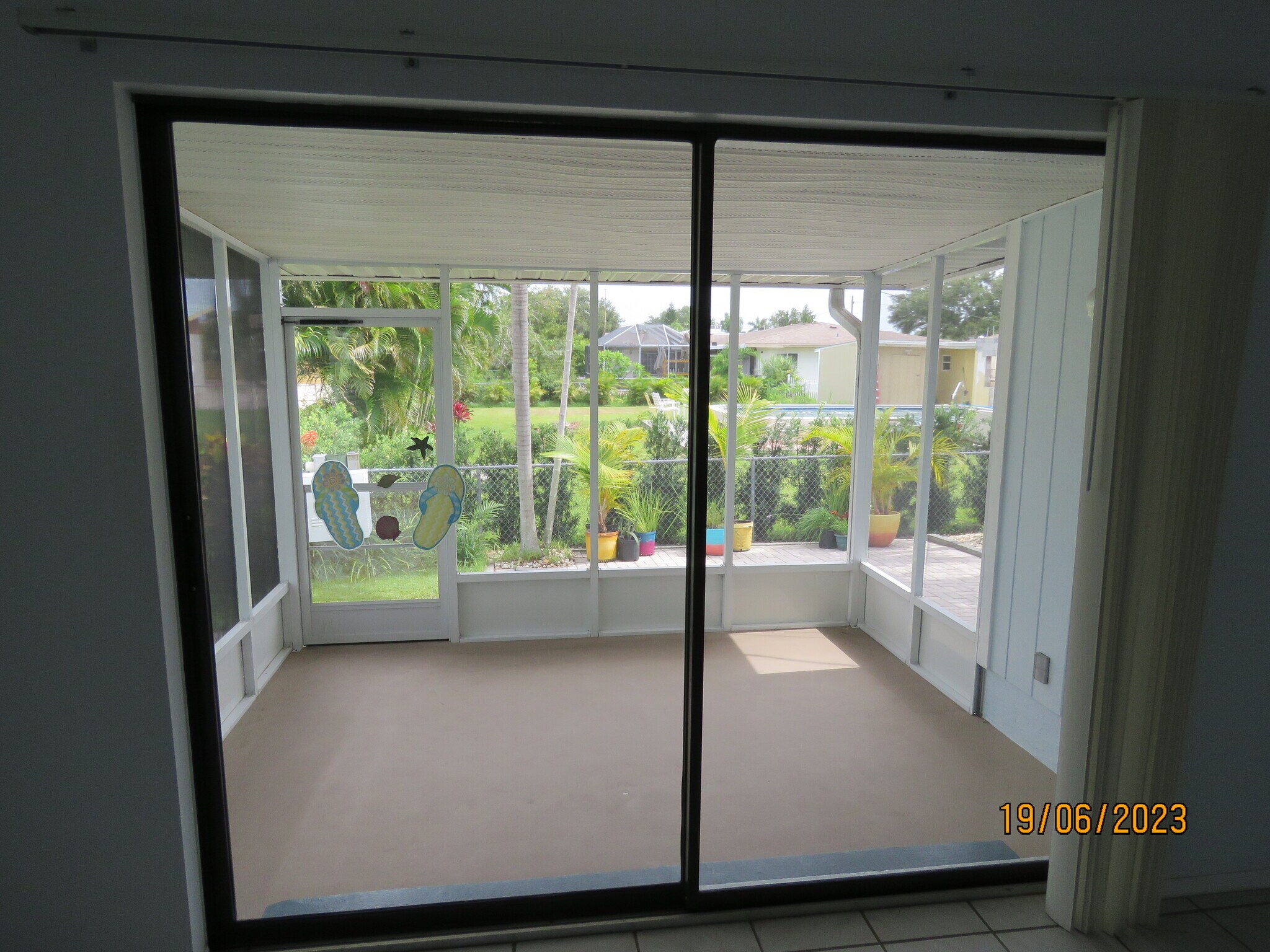 Building Photo - 416 Narvaezi St