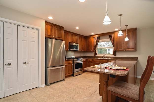 Building Photo - 5006 W Oakwood Dr