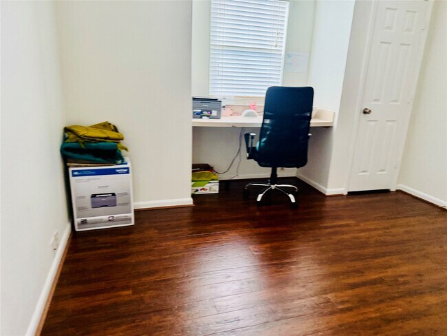 Building Photo - 4615 Pin Oak Creek Ln