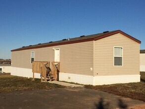 Building Photo - Rental Available in Belfield