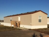 Building Photo - Rental Available in Belfield