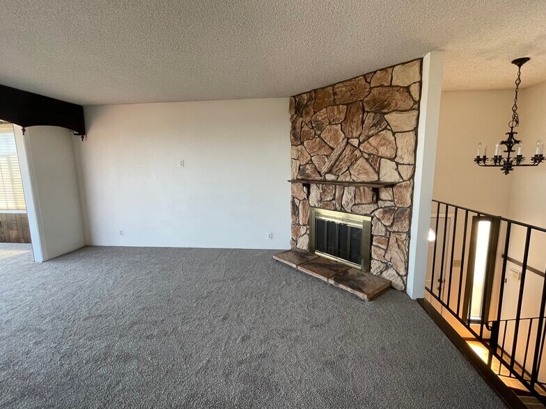 Building Photo - 515 Verducci Dr