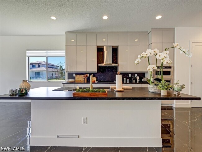 Building Photo - 5126 Panella Ave