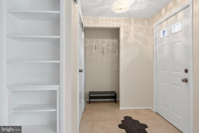 Building Photo - 7973 Tyson Oaks Cir