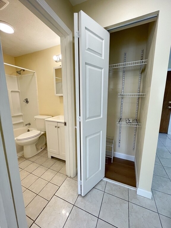 Building Photo - 20 Kenmar Dr