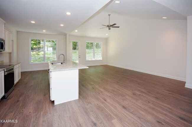 Building Photo - 8135 Vassar Ln