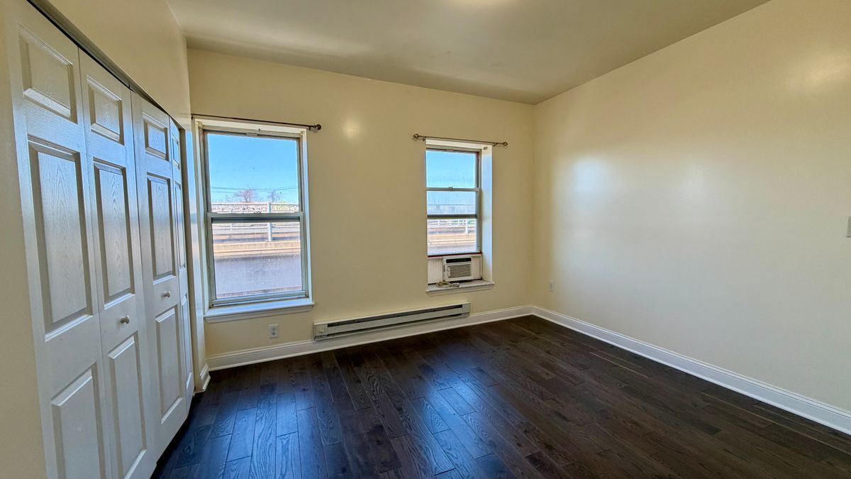 Building Photo - 3311 Kensington Ave