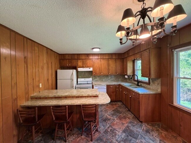 Building Photo - 3399 NC-16