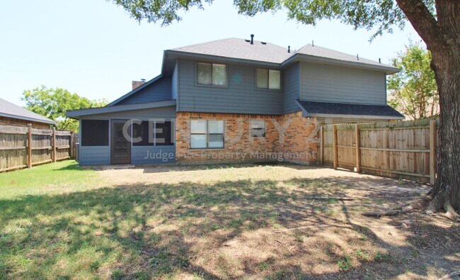 Building Photo - Spacious 2-Story 4/2.5/2 in Lancaster For Rent!