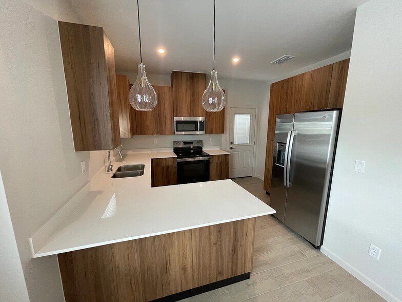 Building Photo - 3317 Duke Ave