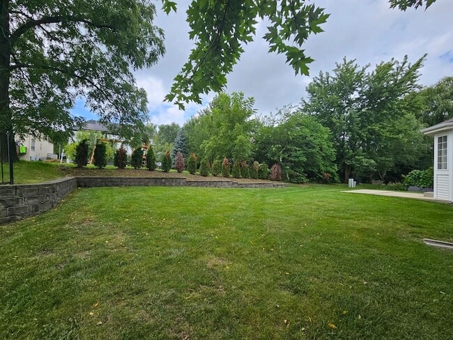 Building Photo - 420 Merry Oaks Rd