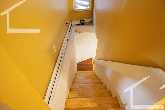 Building Photo - 25 Farrington Ave
