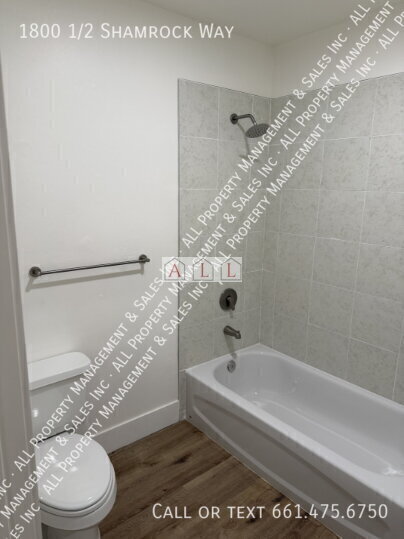 Building Photo - 1800 1/2 Shamrock Way-