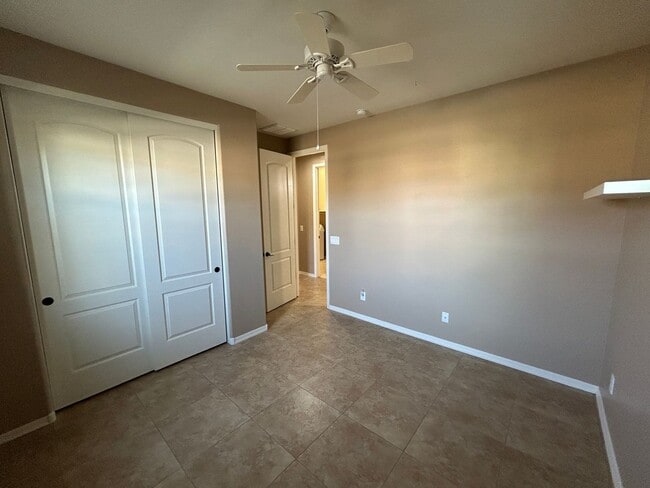 Building Photo - 18627 W North Ln