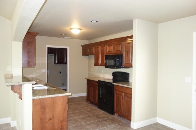 Building Photo - 7306 City View Dr