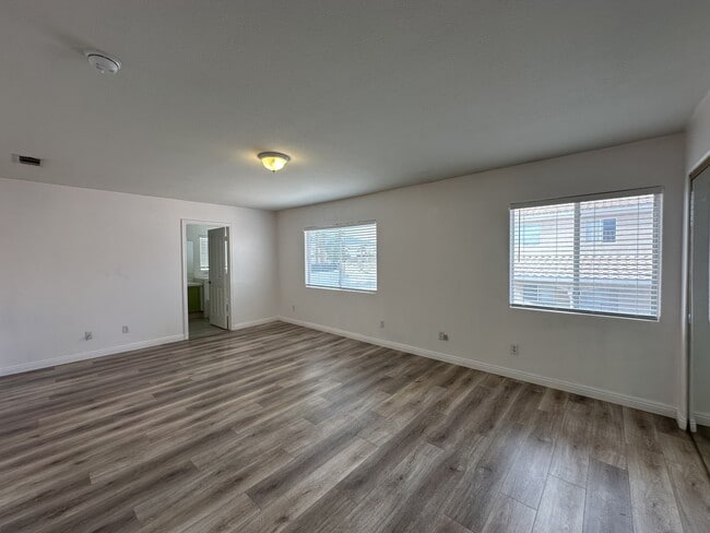 Building Photo - 9156 Sangria Ln