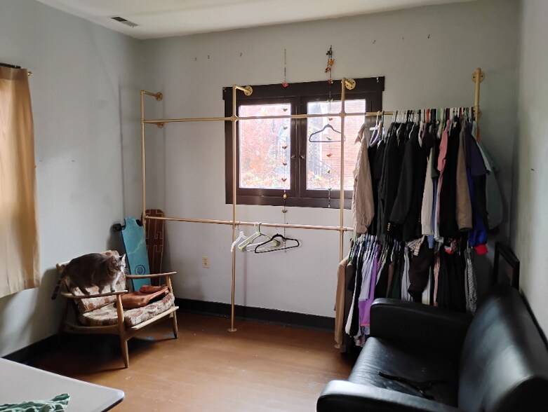 Building Photo - 1319 S 900 E