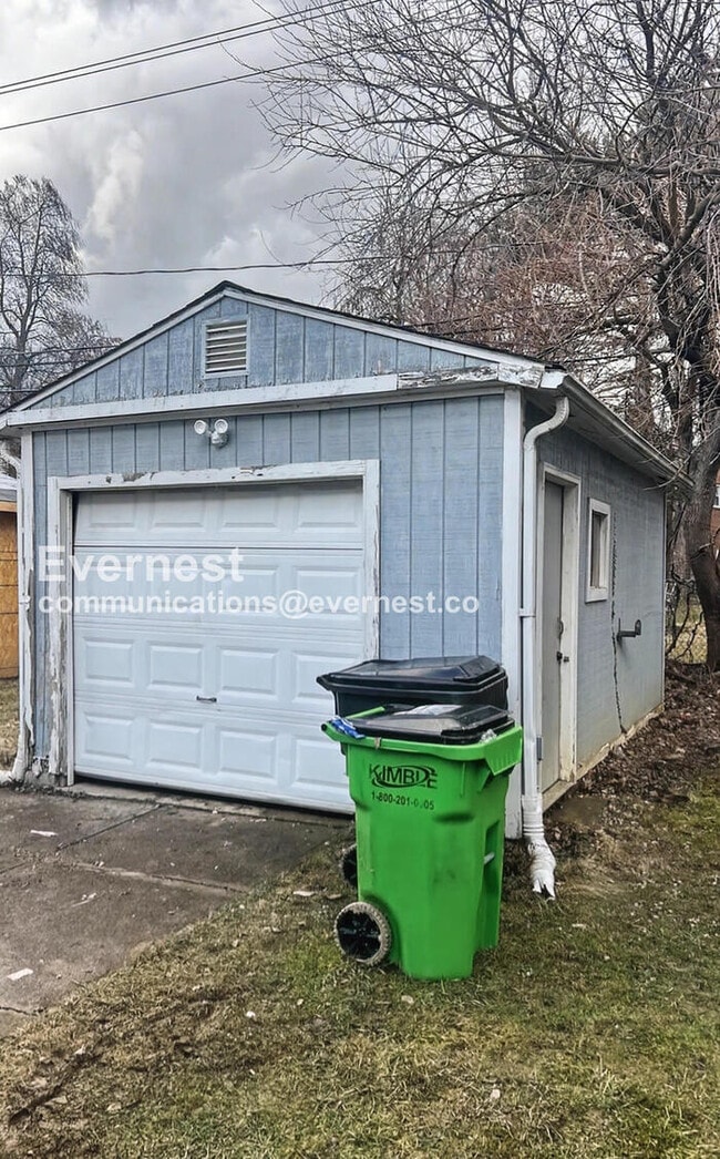 Building Photo - 4065 Harwood Rd