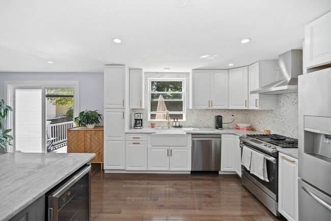 Building Photo - 59 Wyvern St