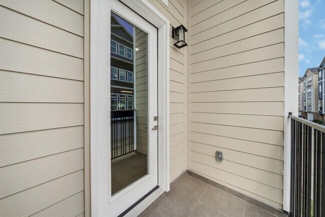Building Photo - 2122 Oatfield Dr