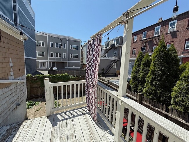 Building Photo - 189 W Sixth Street Unit