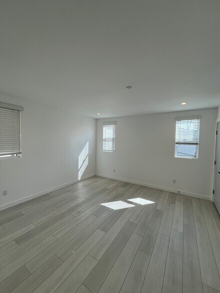 Building Photo - 248 N Dillon St