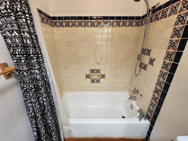 Building Photo - 25 Cerrado Loop