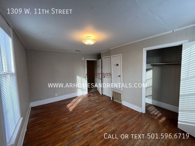 Building Photo - 1309 W 11th St