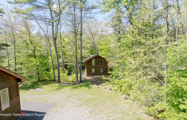 Building Photo - 537 Mossy Hill Rd