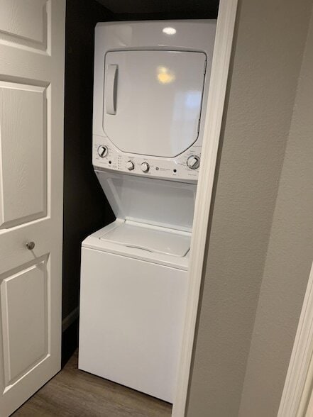 Building Photo - 1548 SE Royal Green Cir