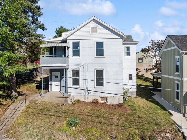 Building Photo - 623 Spruce St