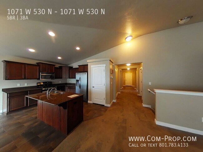 Building Photo - 1071 W 530 N