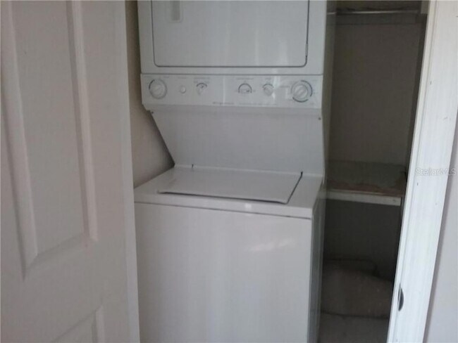 Building Photo - 6540 Lincoln Rd