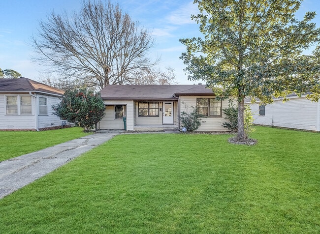 Building Photo - 4212 Elizabeth St