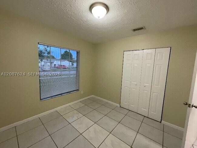 Building Photo - 14202 SW 110th Ave