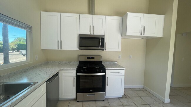 Building Photo - 3 BDRM, 2BA+ Attached Garage in San Marcos...