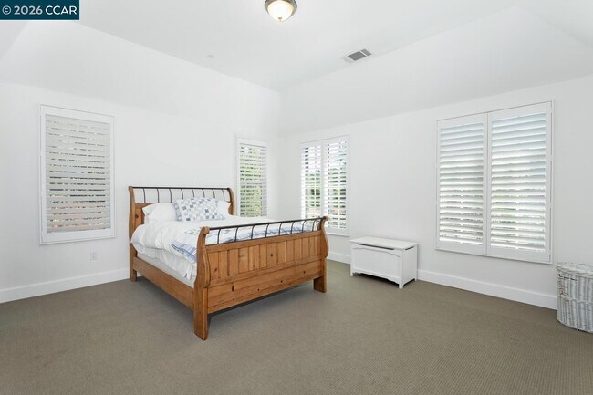 Building Photo - 3898 Happy Valley Rd