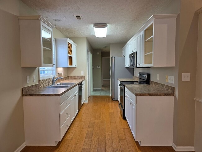 Building Photo - 345 Farina Dr