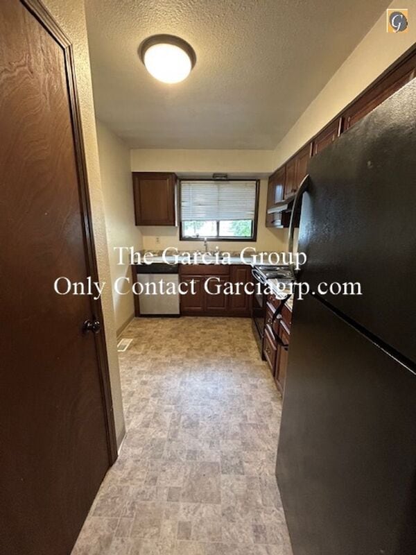 Primary Photo - 24 NE 143rd Ave