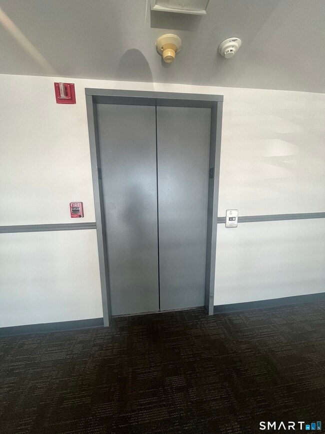 Building Photo - 49 Day St