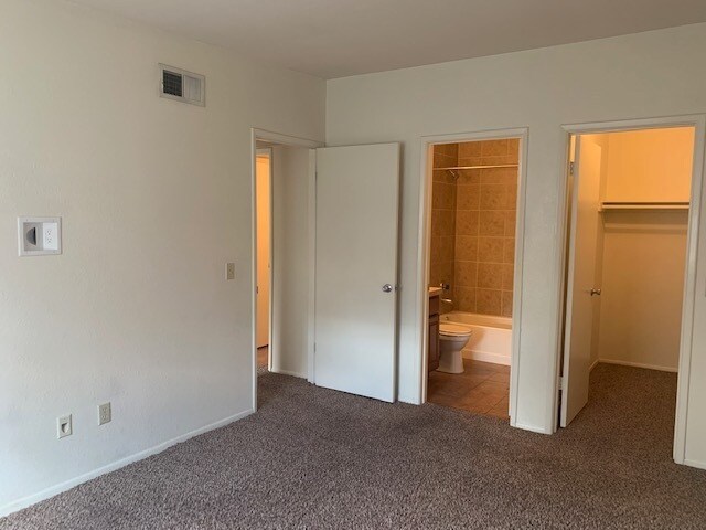 Building Photo - Apartment for rent