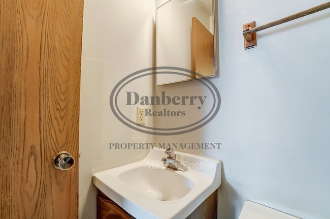 Building Photo - 3164 Kylemore Rd