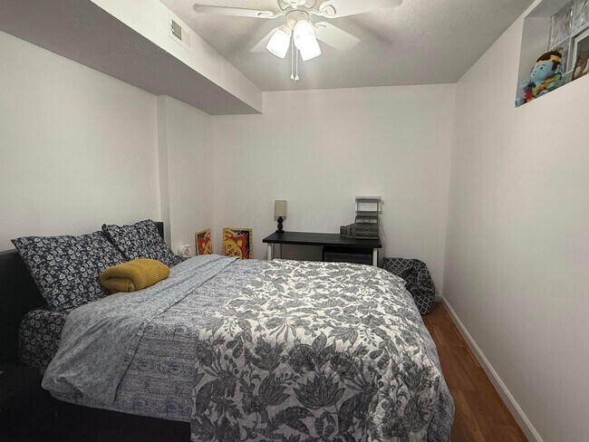 Building Photo - 115 Corbins Mill Dr