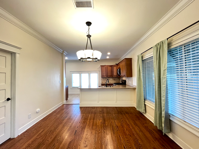 Building Photo - REMODELED 2 BED, 1.5 BATH IN CORONA