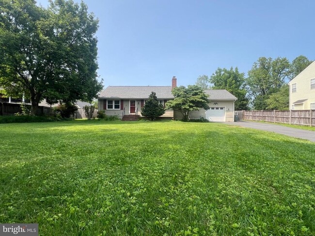 Primary Photo - 10616 Oak Pl