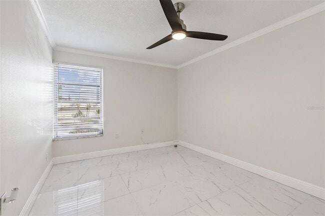 Building Photo - 2302 S Manhattan Ave