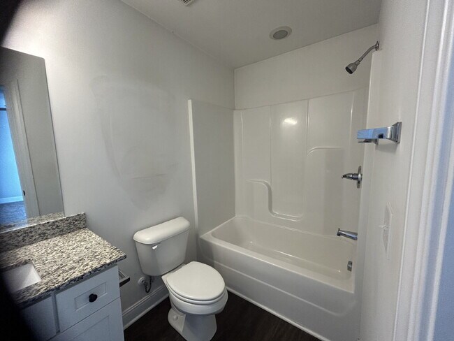 Building Photo - 2BD 2.5 BA TOWNHOME FOR RENT CLOSE TO TTU!